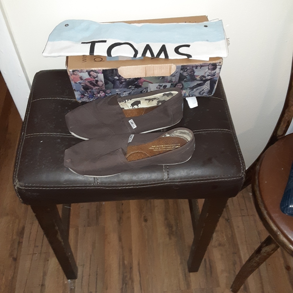 Chocolate Canvas size 8